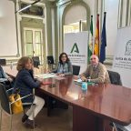 María Luisa Moya se reúne con la delegada de Fomento para presentarle el proyecto de una rotonda en la plataforma